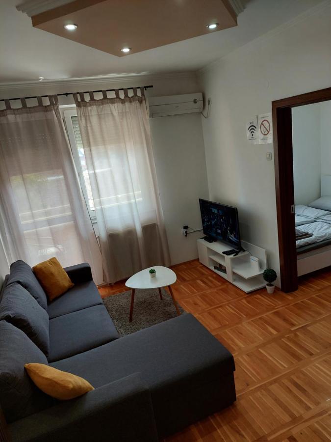 Smiley 2 - Subotica Centarアパートメント エクステリア 写真