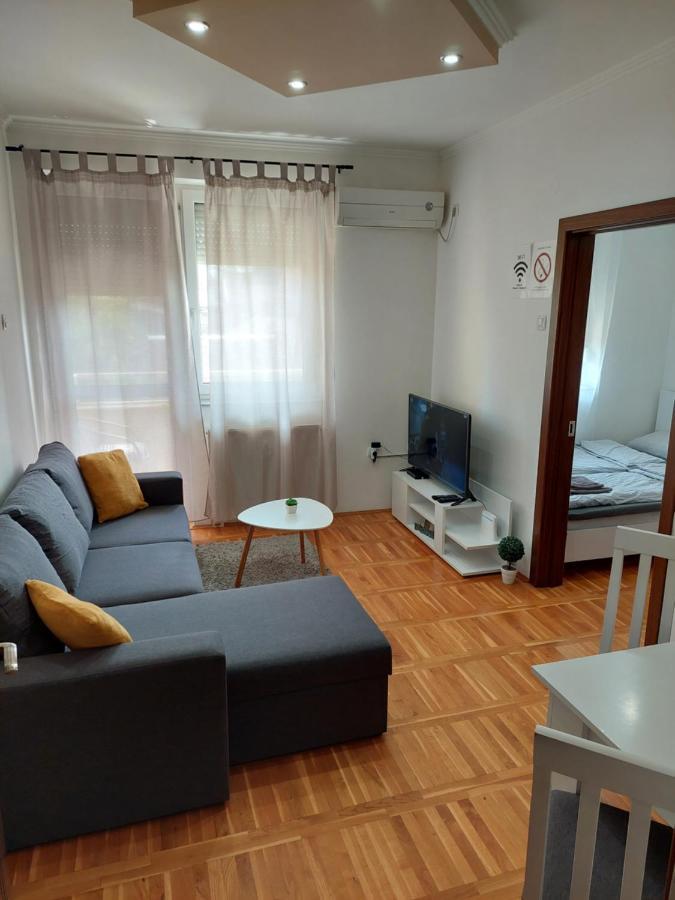 Smiley 2 - Subotica Centarアパートメント エクステリア 写真
